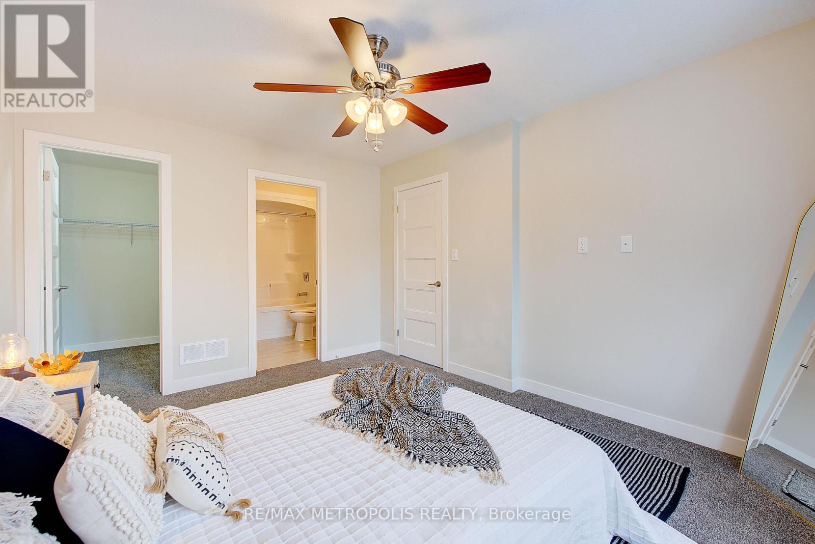 996 - 996 West Village Square, London North (North M), Ontario  N6H 0J7 - Photo 31 - X12809948