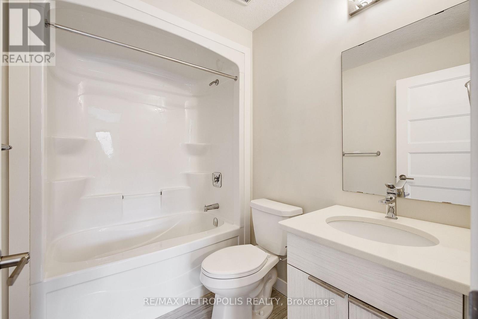 996 - 996 West Village Square, London North (North M), Ontario  N6H 0J7 - Photo 32 - X12809948