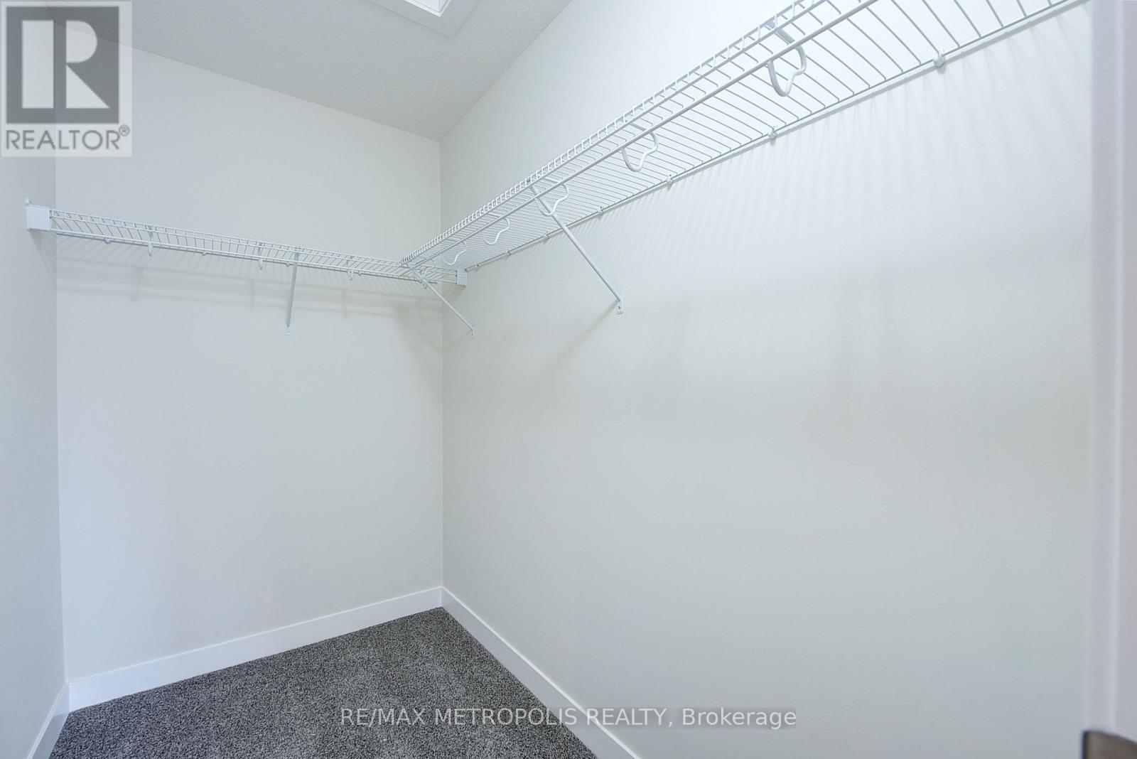 996 - 996 West Village Square, London North (North M), Ontario  N6H 0J7 - Photo 33 - X12809948