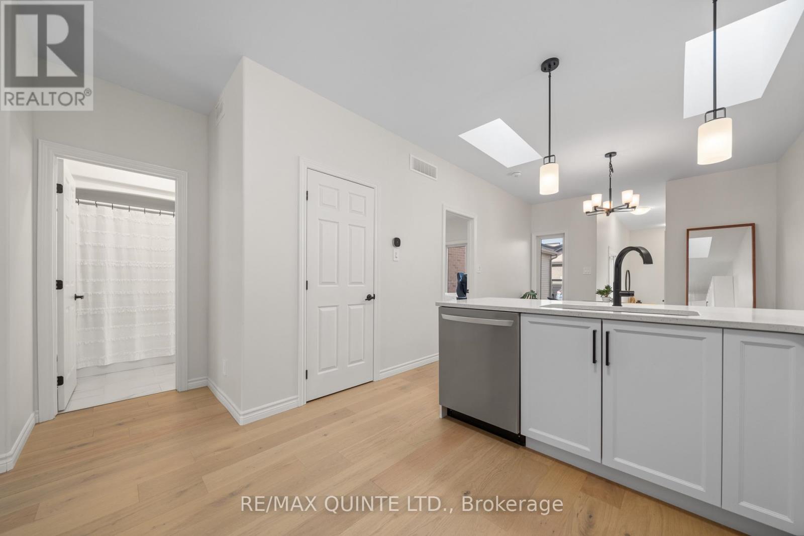 63 Athabaska Drive, Belleville (Thurlow Ward), Ontario  K8N 0T1 - Photo 13 - X12809960