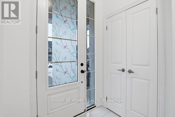 1366 Farmstead Drive, Milton, Ontario  L9T 7K6 - Photo 6 - W12809968