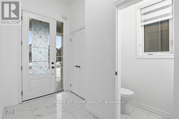 1366 Farmstead Drive, Milton, Ontario  L9T 7K6 - Photo 8 - W12809968