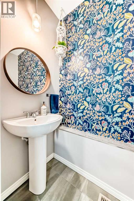 35 Emberside Garden, Cochrane, Alberta  T4C 2L9 - Photo 26 - A2285541