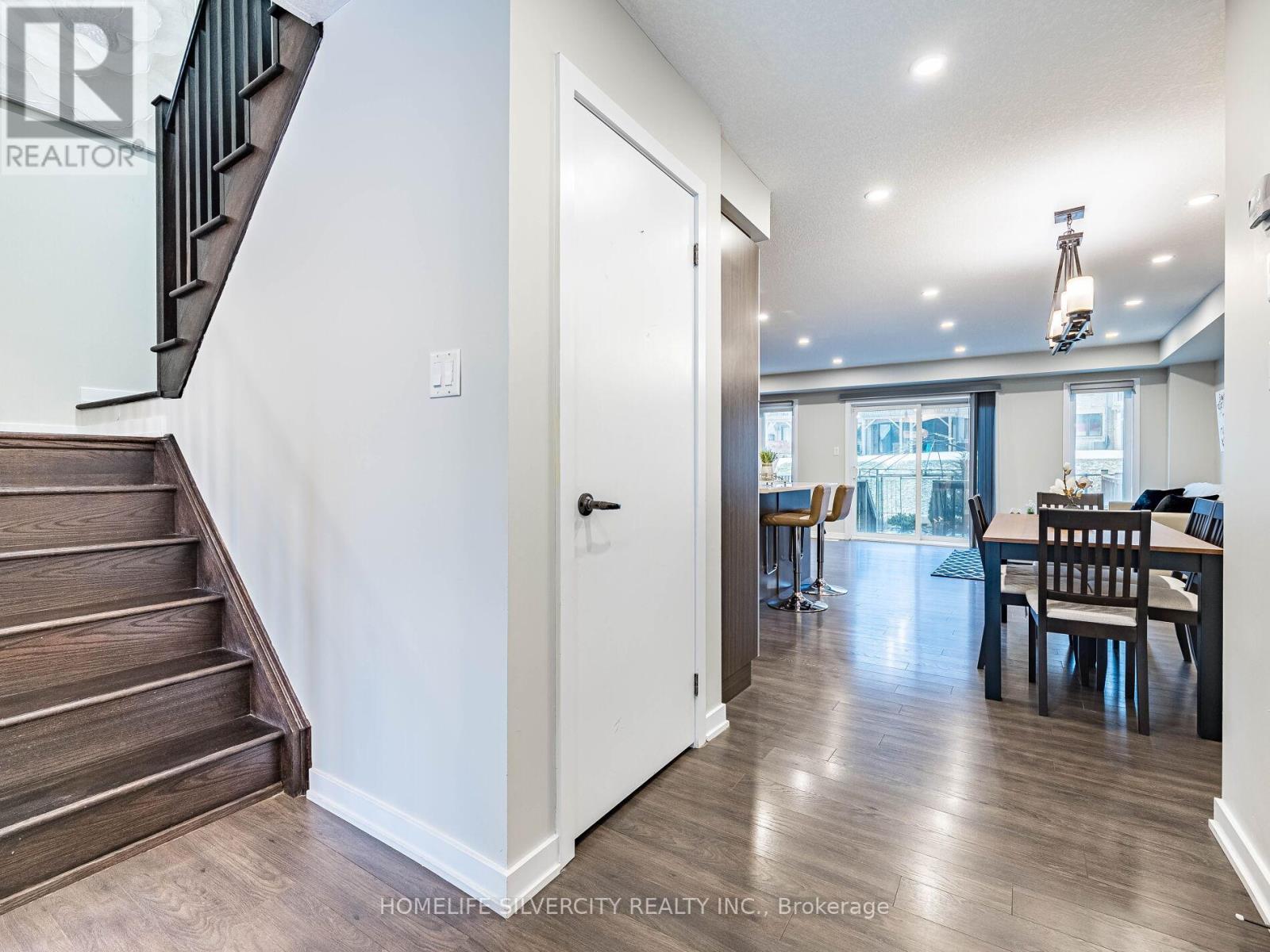 98 Crafter Crescent, Hamilton, Ontario  L8J 2V5 - Photo 6 - X12809972