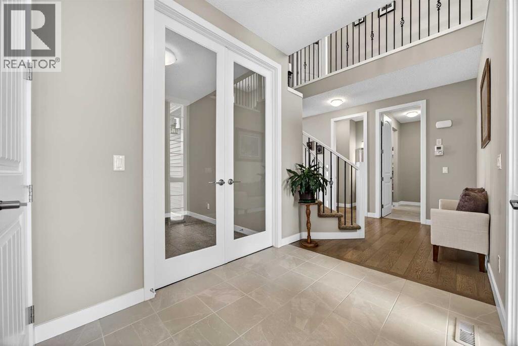 144 Sundown View, Cochrane, Alberta  T4C 2N9 - Photo 2 - A2286035