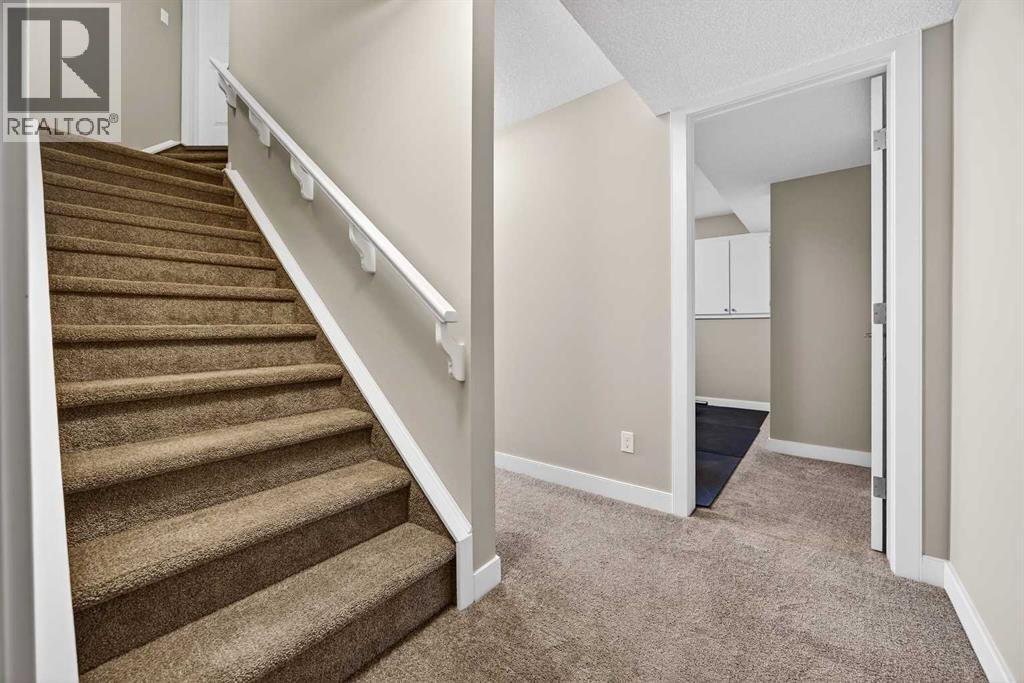 144 Sundown View, Cochrane, Alberta  T4C 2N9 - Photo 36 - A2286035