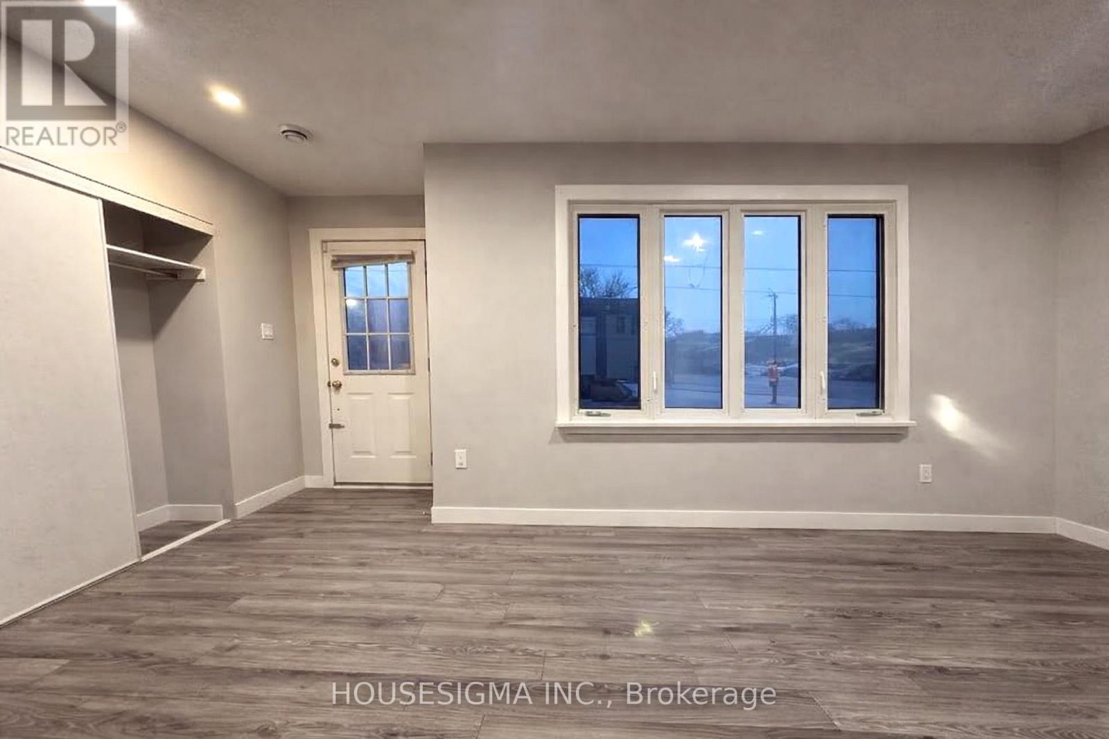 1227 Trafalgar Street, London East, Ontario  N5Z 1H6 - Photo 3 - X12810002