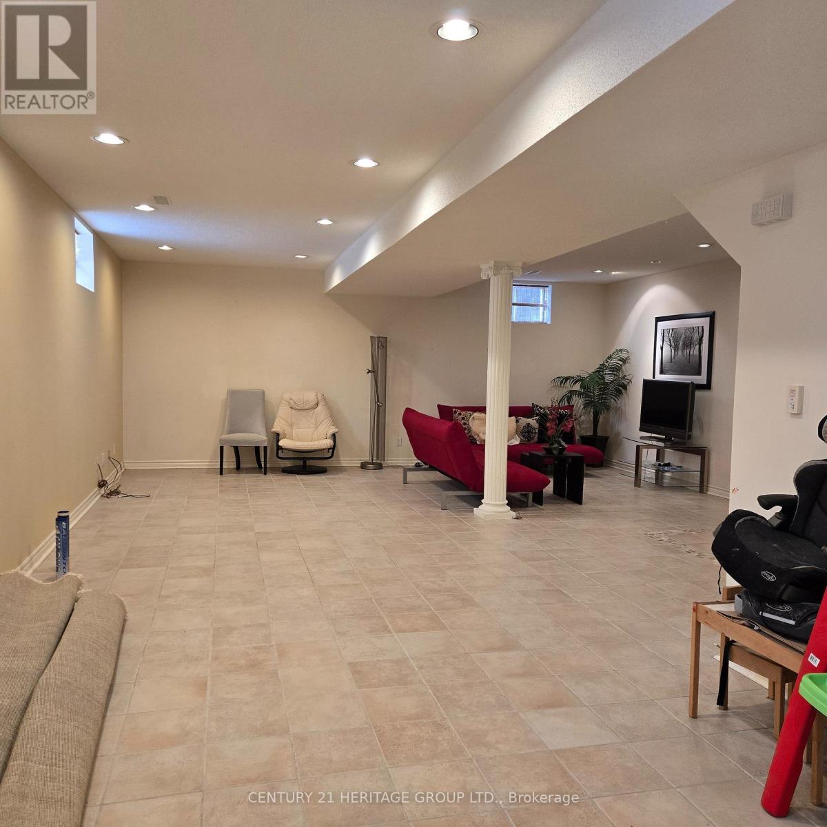 54 Farnham Drive, Richmond Hill, Ontario  L4B 4E7 - Photo 33 - N12641922