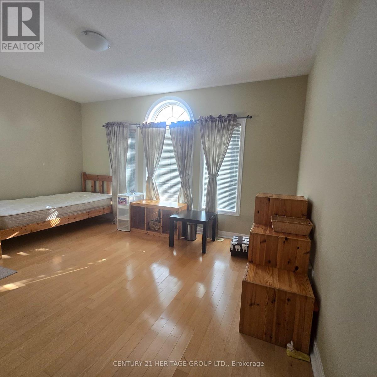 54 Farnham Drive, Richmond Hill, Ontario  L4B 4E7 - Photo 23 - N12641922