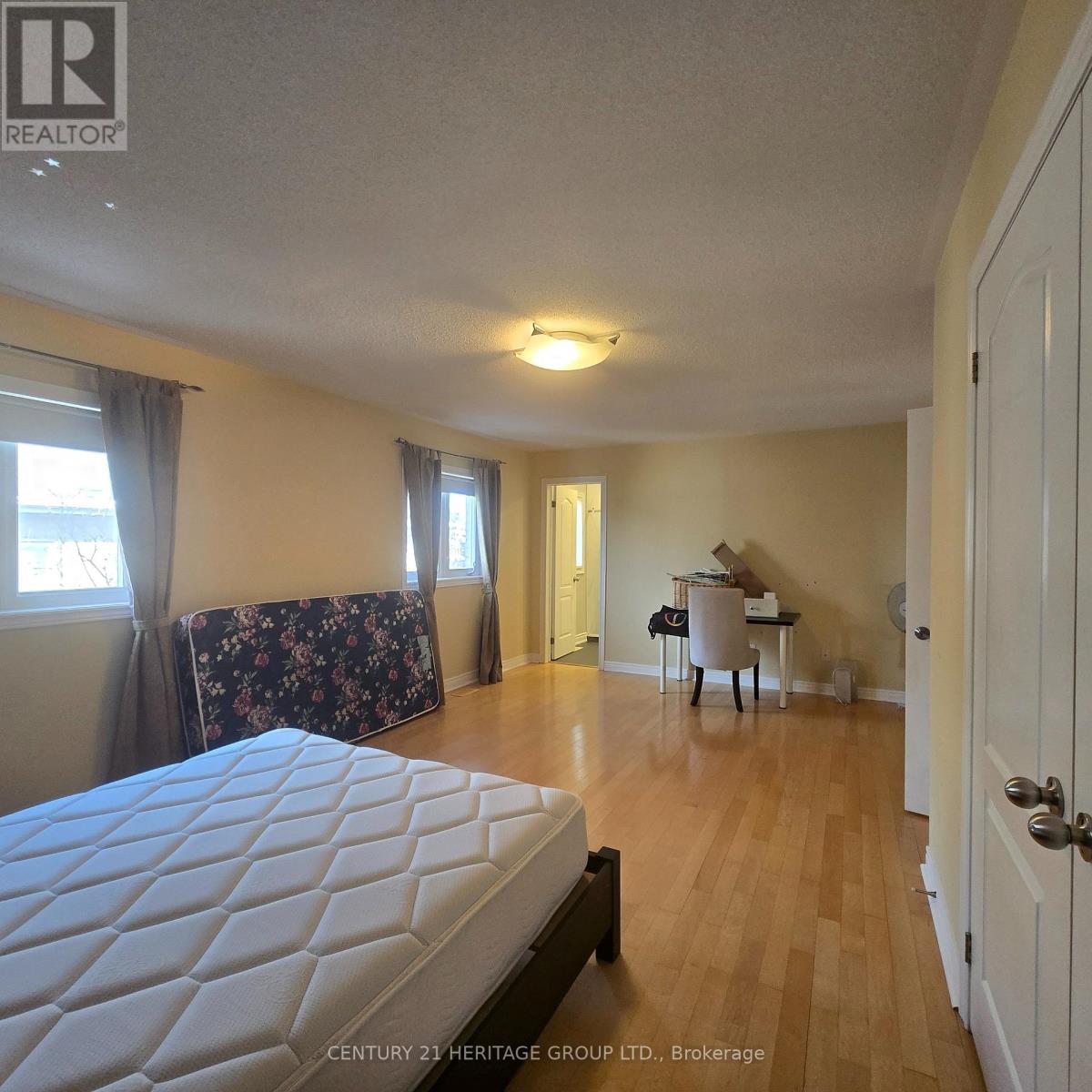 54 Farnham Drive, Richmond Hill, Ontario  L4B 4E7 - Photo 27 - N12641922
