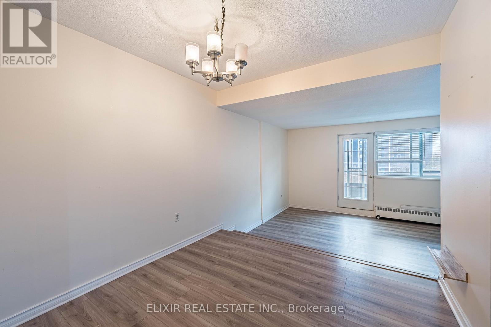 605 - 15 Elizabeth Street N, Mississauga, Ontario  L5G 2Z3 - Photo 7 - W12808012