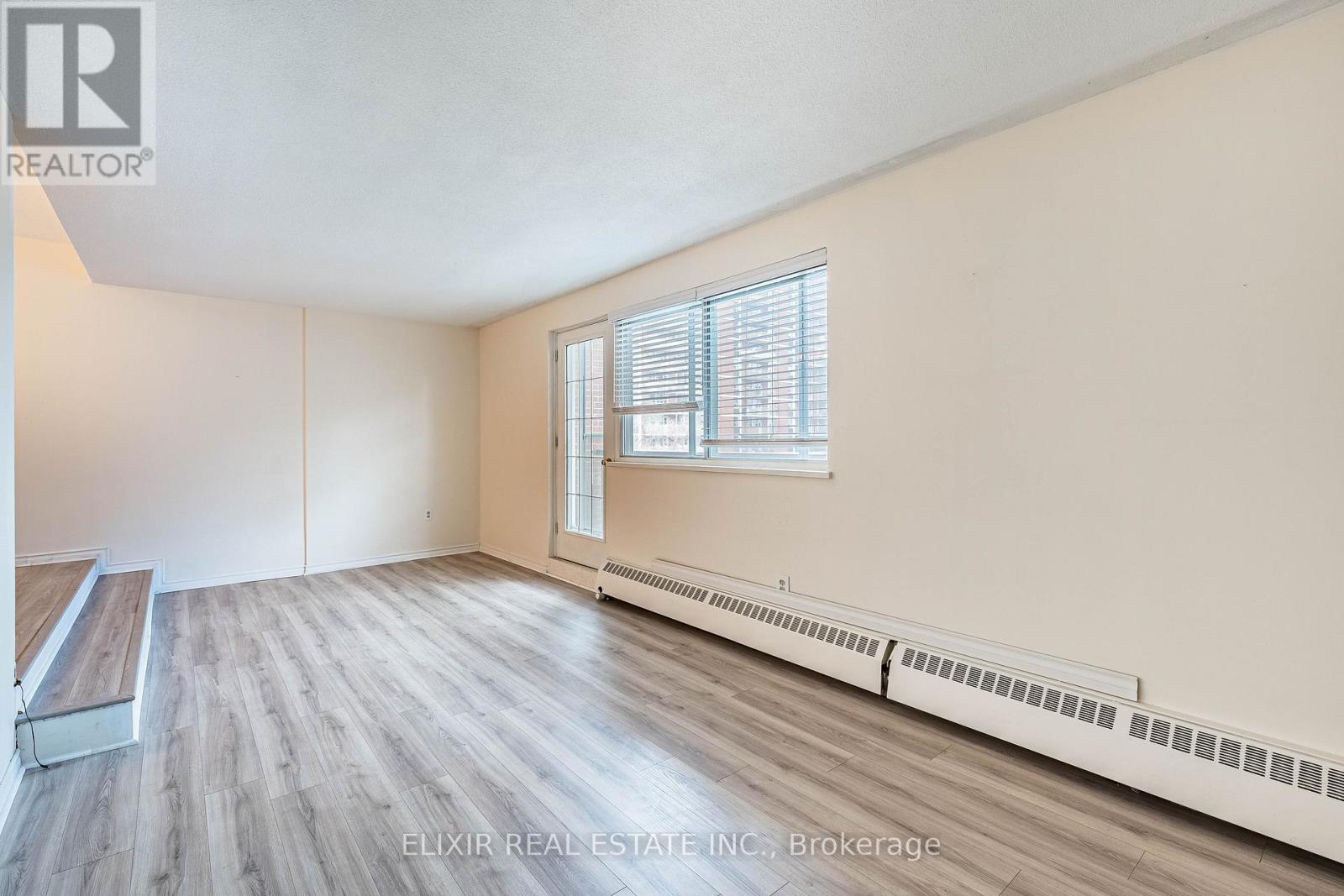 605 - 15 Elizabeth Street N, Mississauga, Ontario  L5G 2Z3 - Photo 9 - W12808012