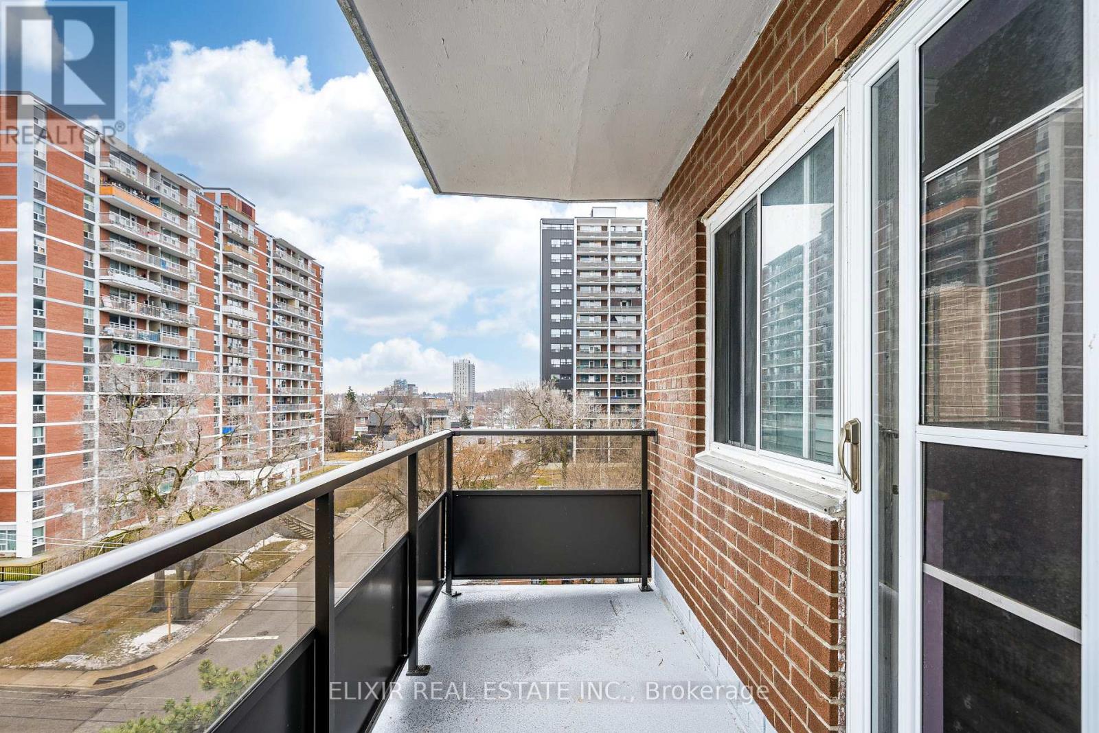 605 - 15 Elizabeth Street N, Mississauga, Ontario  L5G 2Z3 - Photo 21 - W12808012