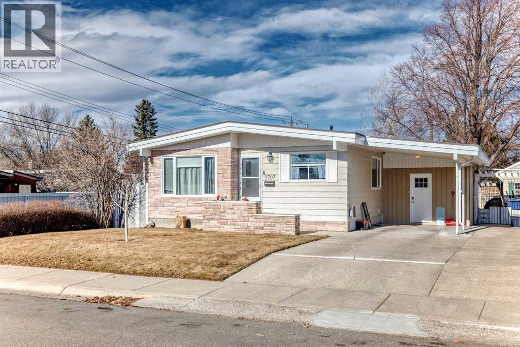 2707 7A Avenue N, Lethbridge, Alberta