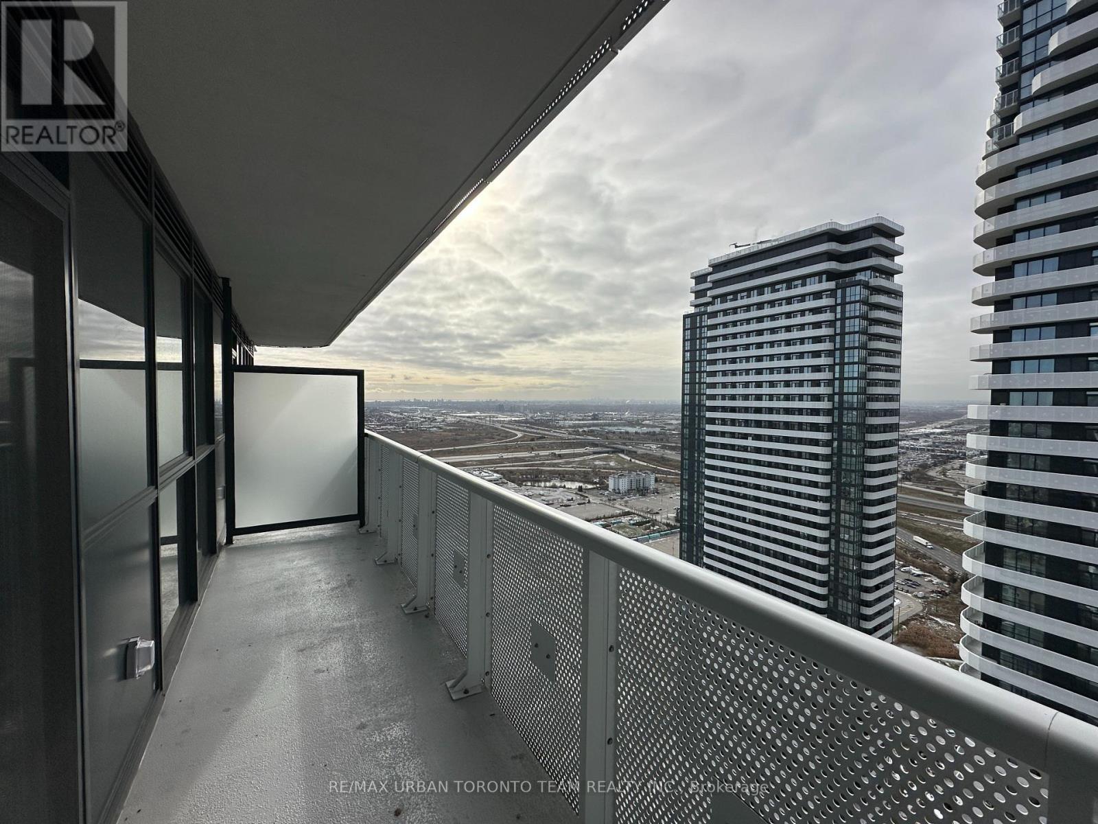 4215 - 8 Interchange Way, Vaughan (Vaughan Corporate Centre), Ontario  L4K 5Z7 - Photo 19 - N12809984