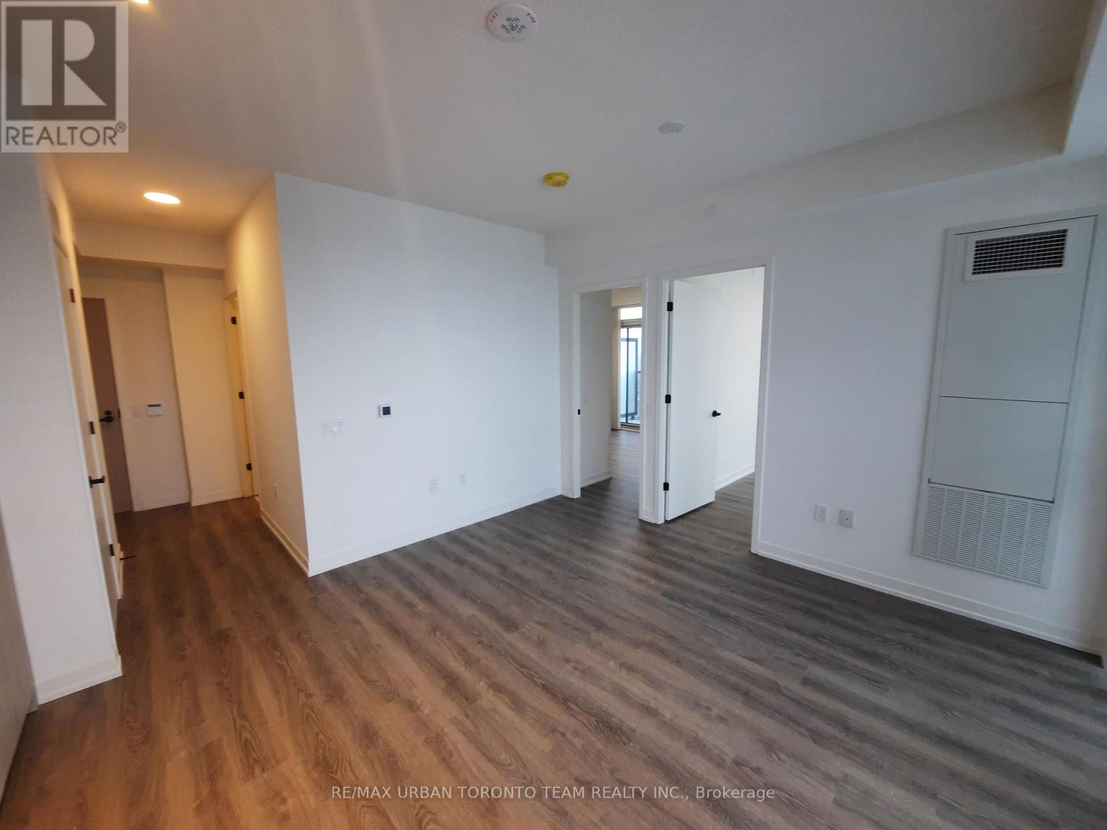 4806 - 8 Interchange Way, Vaughan (Vaughan Corporate Centre), Ontario  L4K 5Z7 - Photo 4 - N12810000