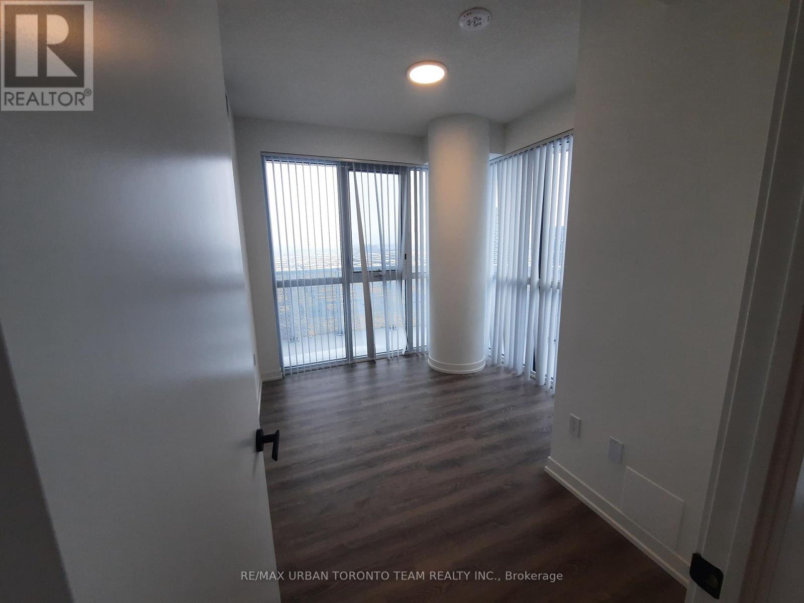 4806 - 8 Interchange Way, Vaughan (Vaughan Corporate Centre), Ontario  L4K 5Z7 - Photo 8 - N12810000