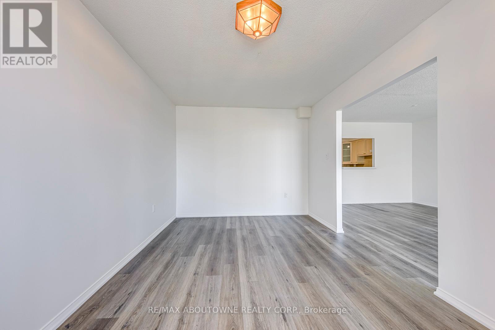 1705 - 1270 Maple Crossing Boulevard, Burlington, Ontario  L7S 2J3 - Photo 18 - W12778024