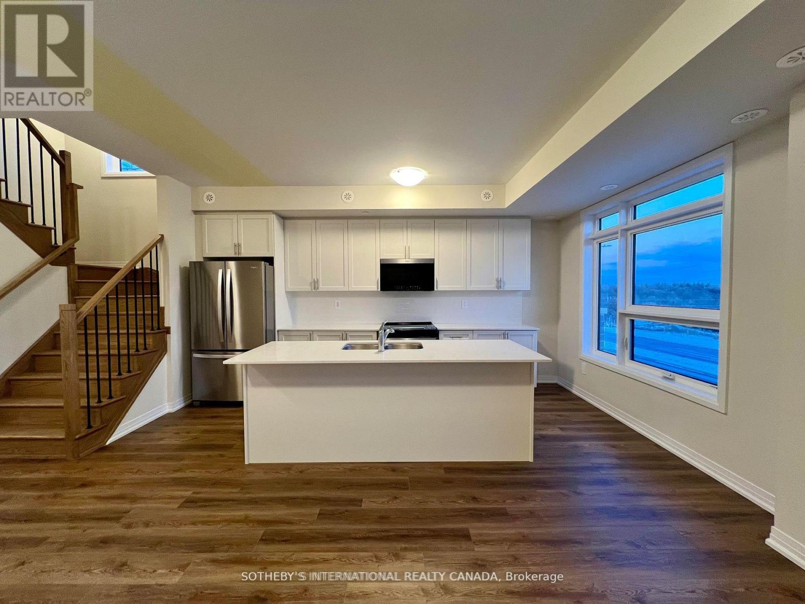 103 - 1585 Rose Way, Milton, Ontario L9T 7E7 - Photo 3 - W12809976