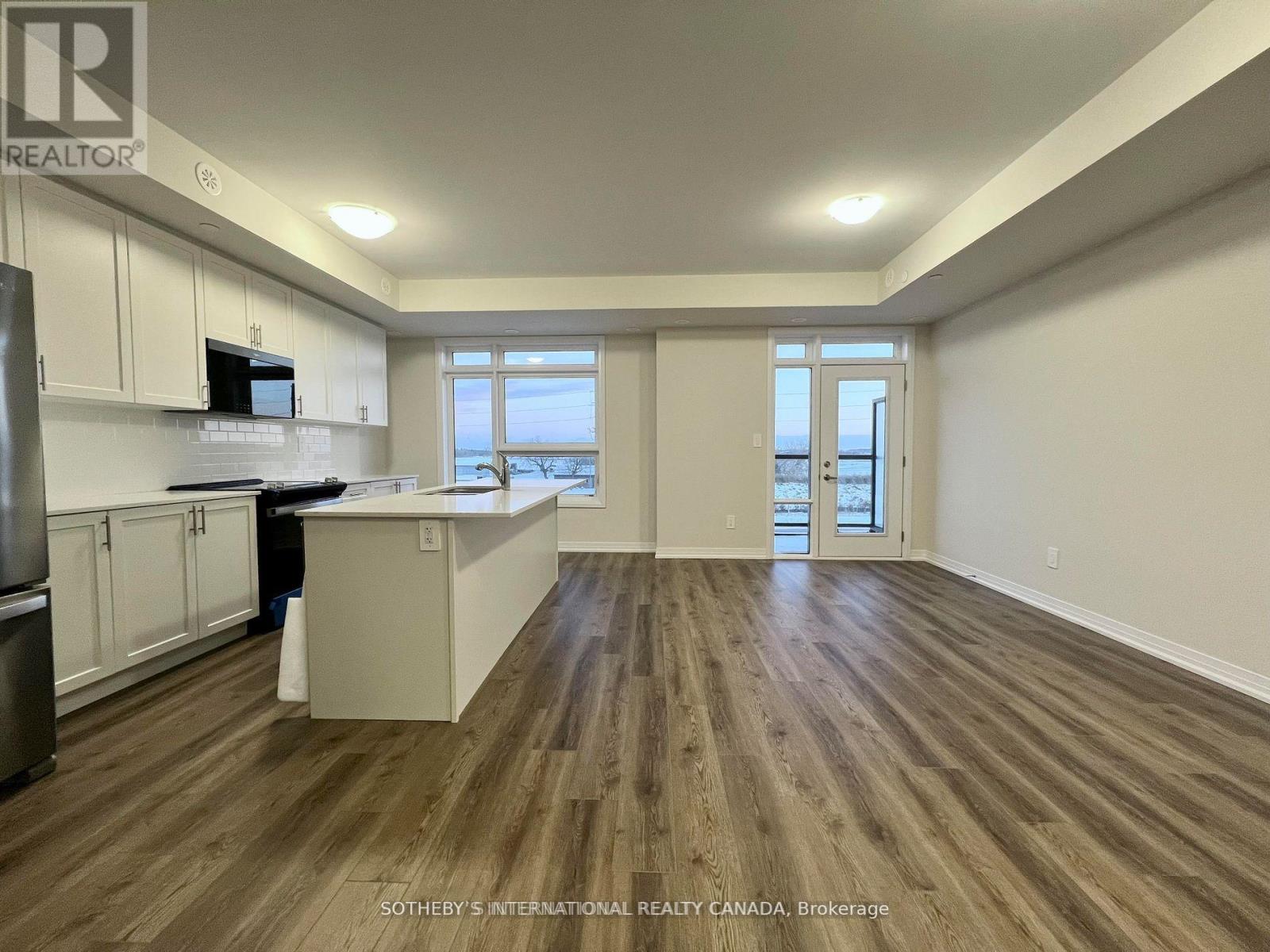 103 - 1585 Rose Way, Milton, Ontario L9T 7E7 - Photo 5 - W12809976