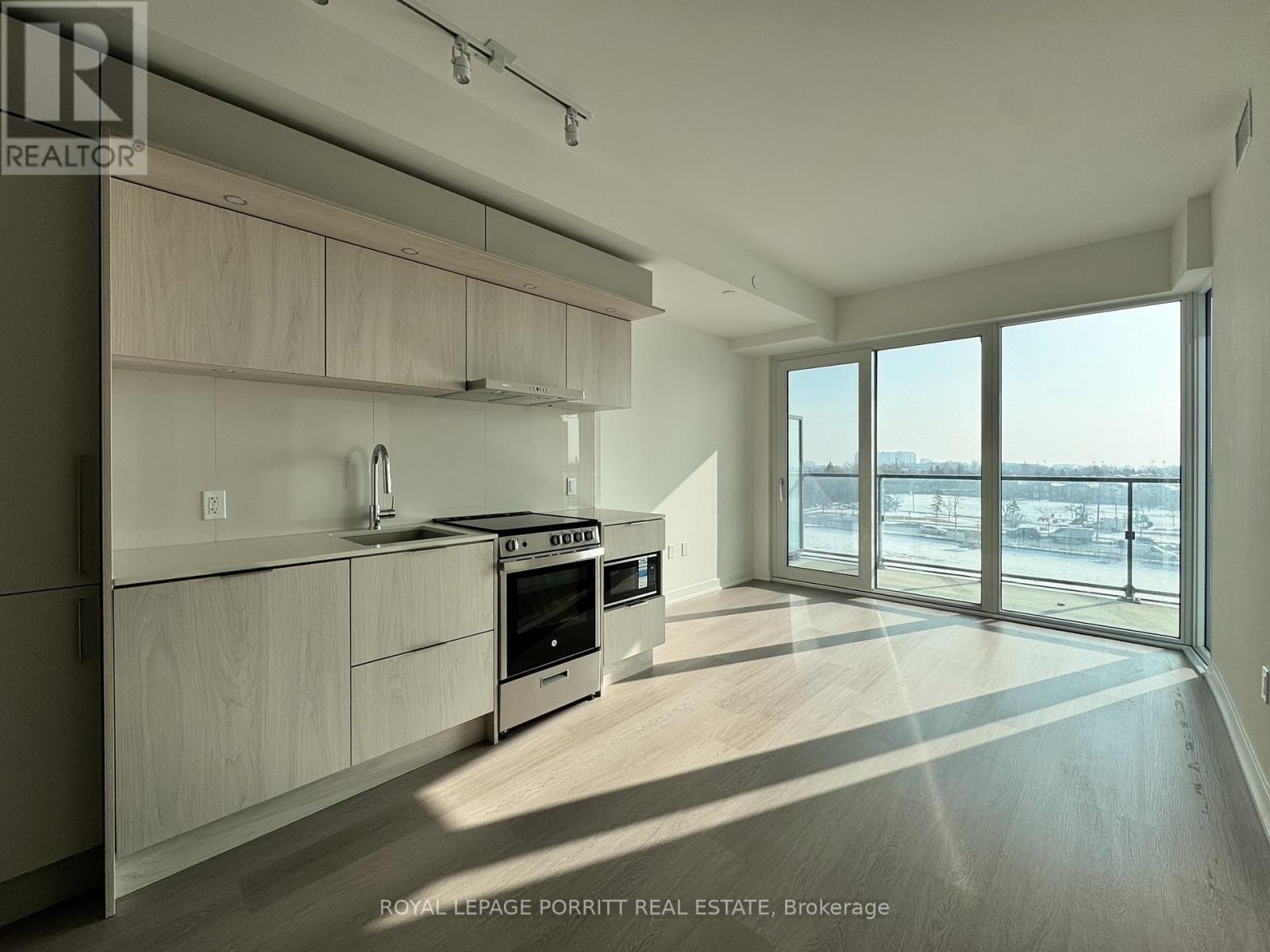 316 - 448 Burnhamthorpe Road W, Mississauga (City Centre), Ontario  L5B 4M6 - Photo 12 - W12809992