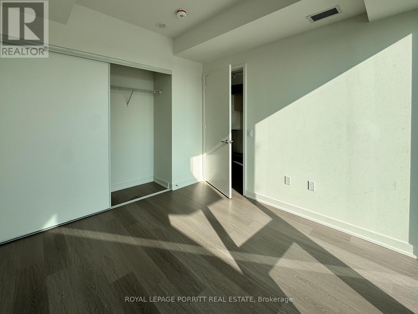 316 - 448 Burnhamthorpe Road W, Mississauga (City Centre), Ontario  L5B 4M6 - Photo 18 - W12809992