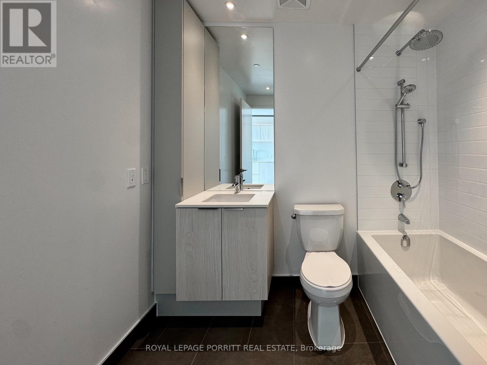 316 - 448 Burnhamthorpe Road W, Mississauga (City Centre), Ontario  L5B 4M6 - Photo 19 - W12809992