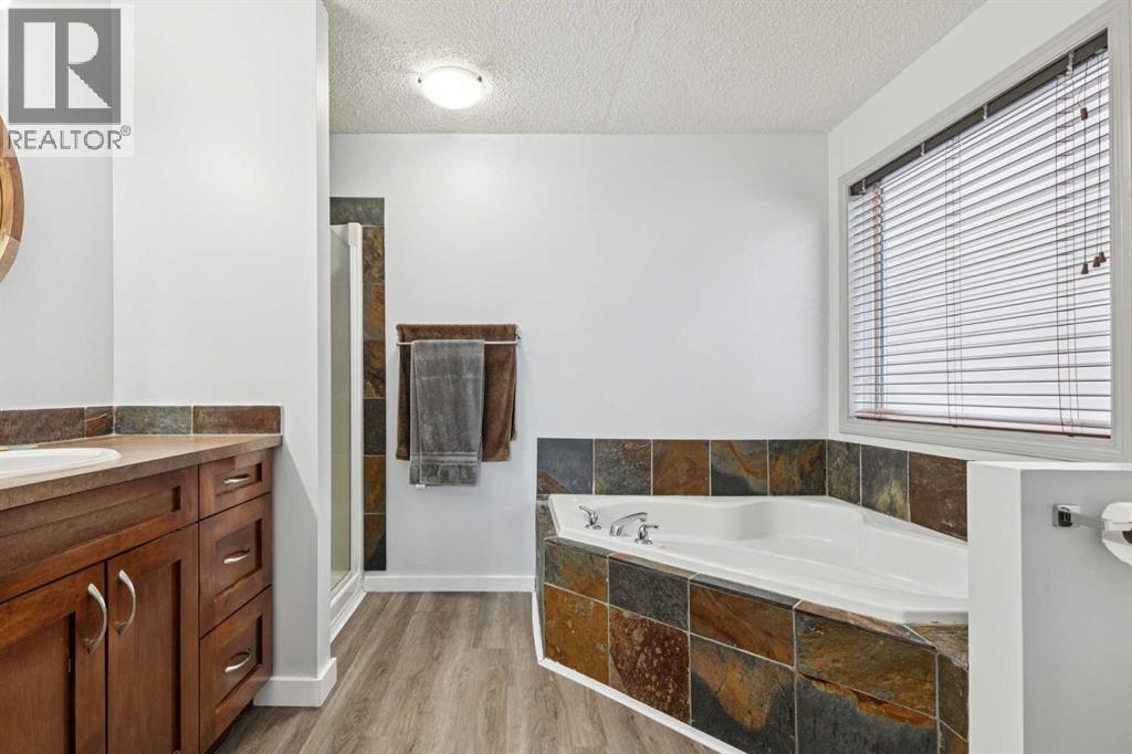 391 Tuscany Ridge Heights Nw, Calgary, Alberta  T3L 3B6 - Photo 17 - A2287001