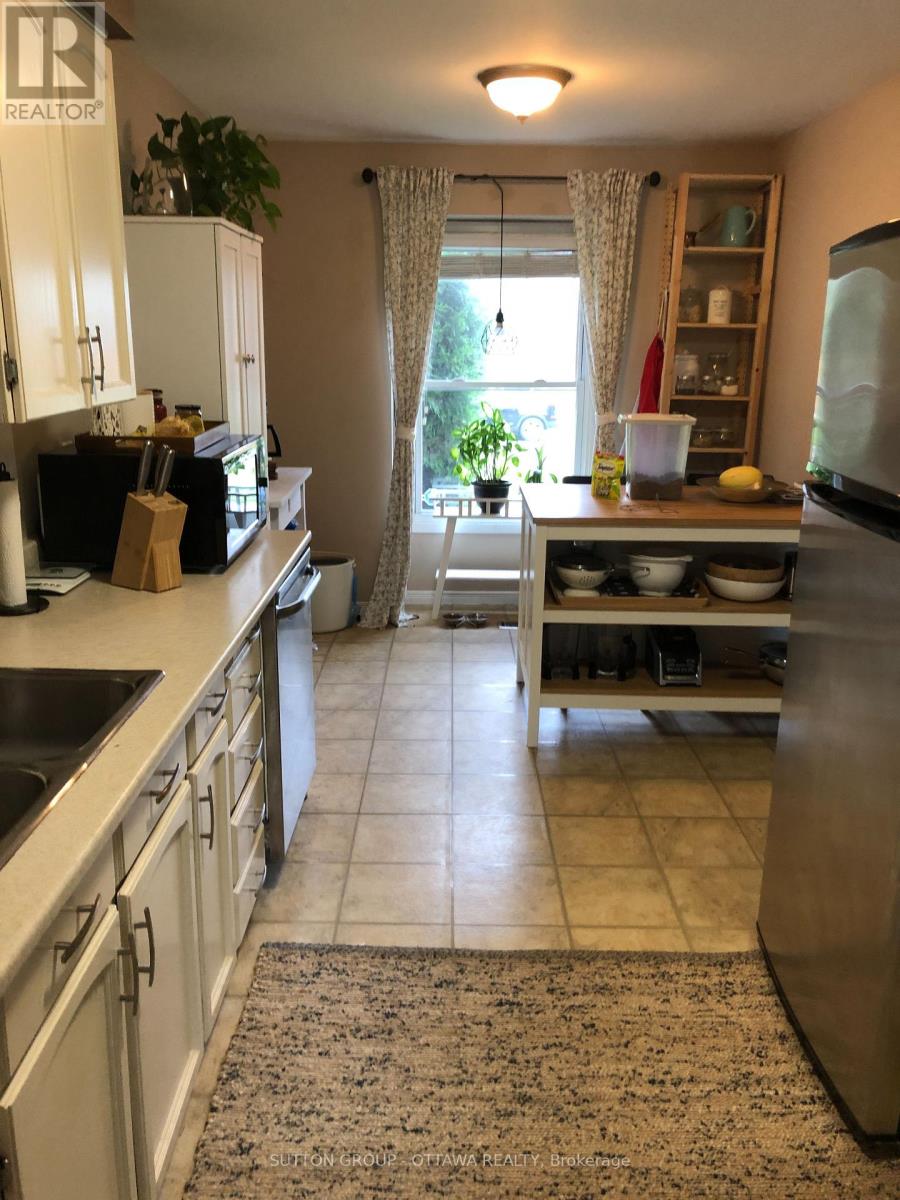 1713 Stoneboat Crescent, Ottawa, Ontario  K1C 1W7 - Photo 8 - X12808160