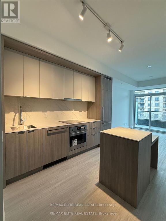 6 Greenbriar Road, Toronto, Ontario  M2K 0H6 - Photo 5 - C12810008