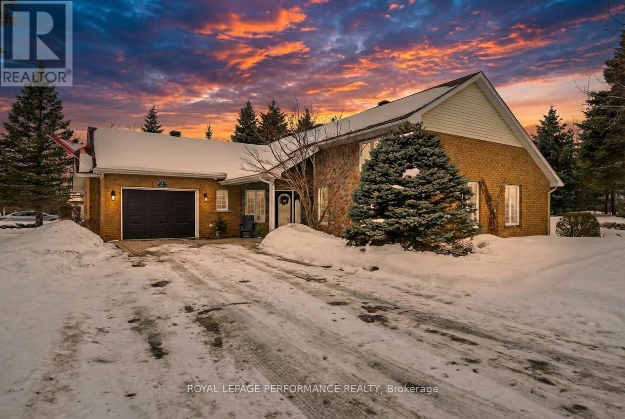 2 Barry Street, South Stormont, Ontario  K0C 1P0 - Photo 1 - X12810010