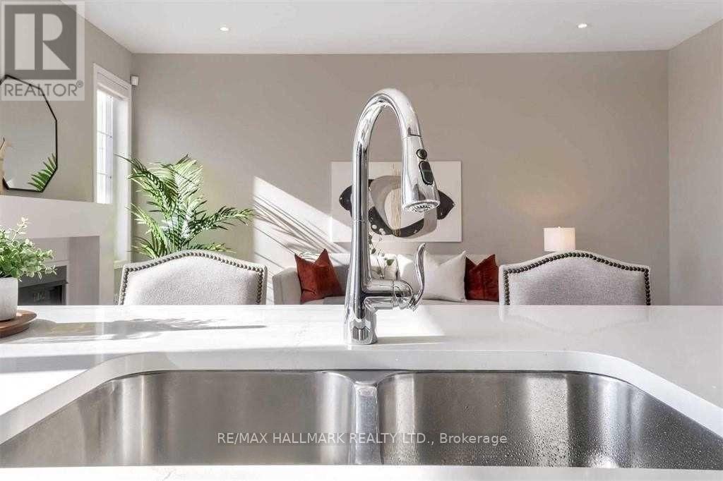 110 Kaitting Trail, Oakville, Ontario  L6M 5K8 - Photo 9 - W12810006