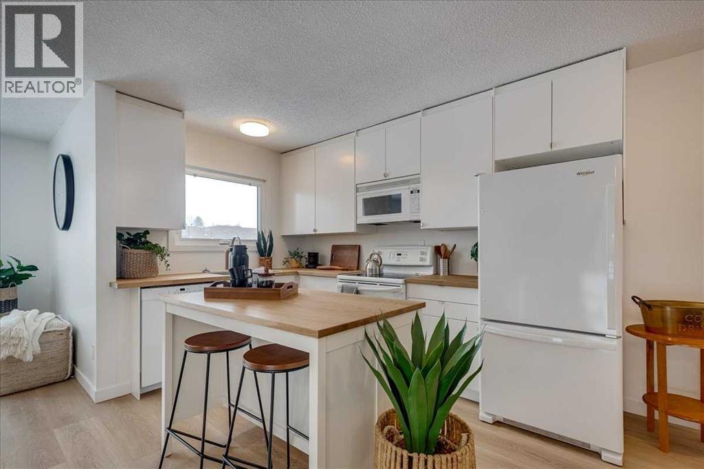 6573 58 Avenue, Red Deer, Alberta  T4N 6E1 - Photo 2 - A2286062