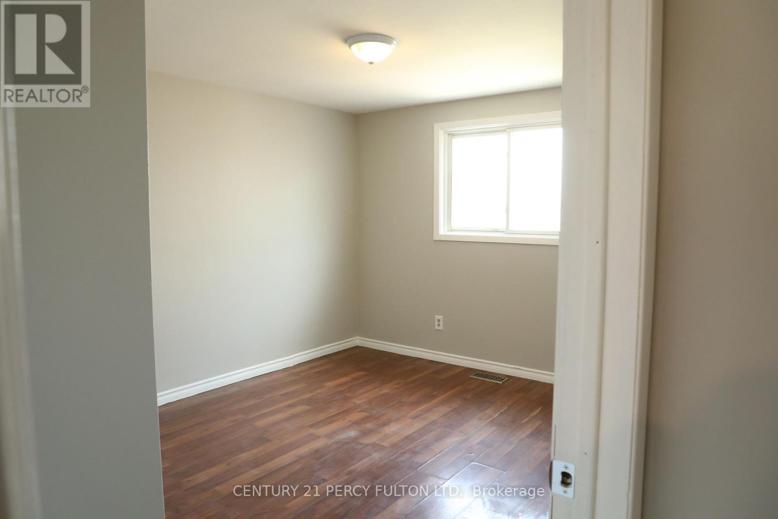 24 Flower Street, St. Catharines, Ontario  L2S 1G4 - Photo 18 - X12810026