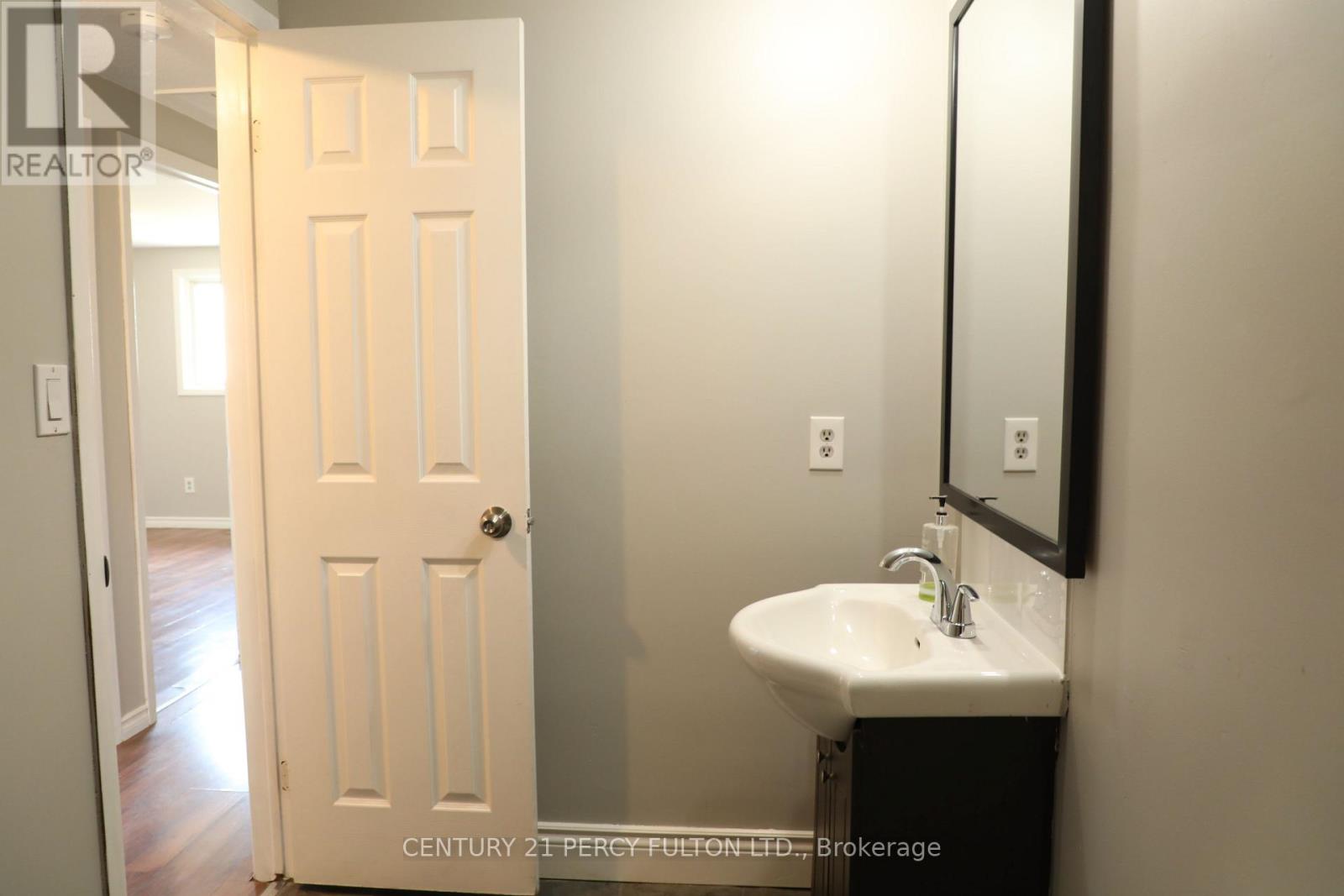 24 Flower Street, St. Catharines, Ontario  L2S 1G4 - Photo 25 - X12810026
