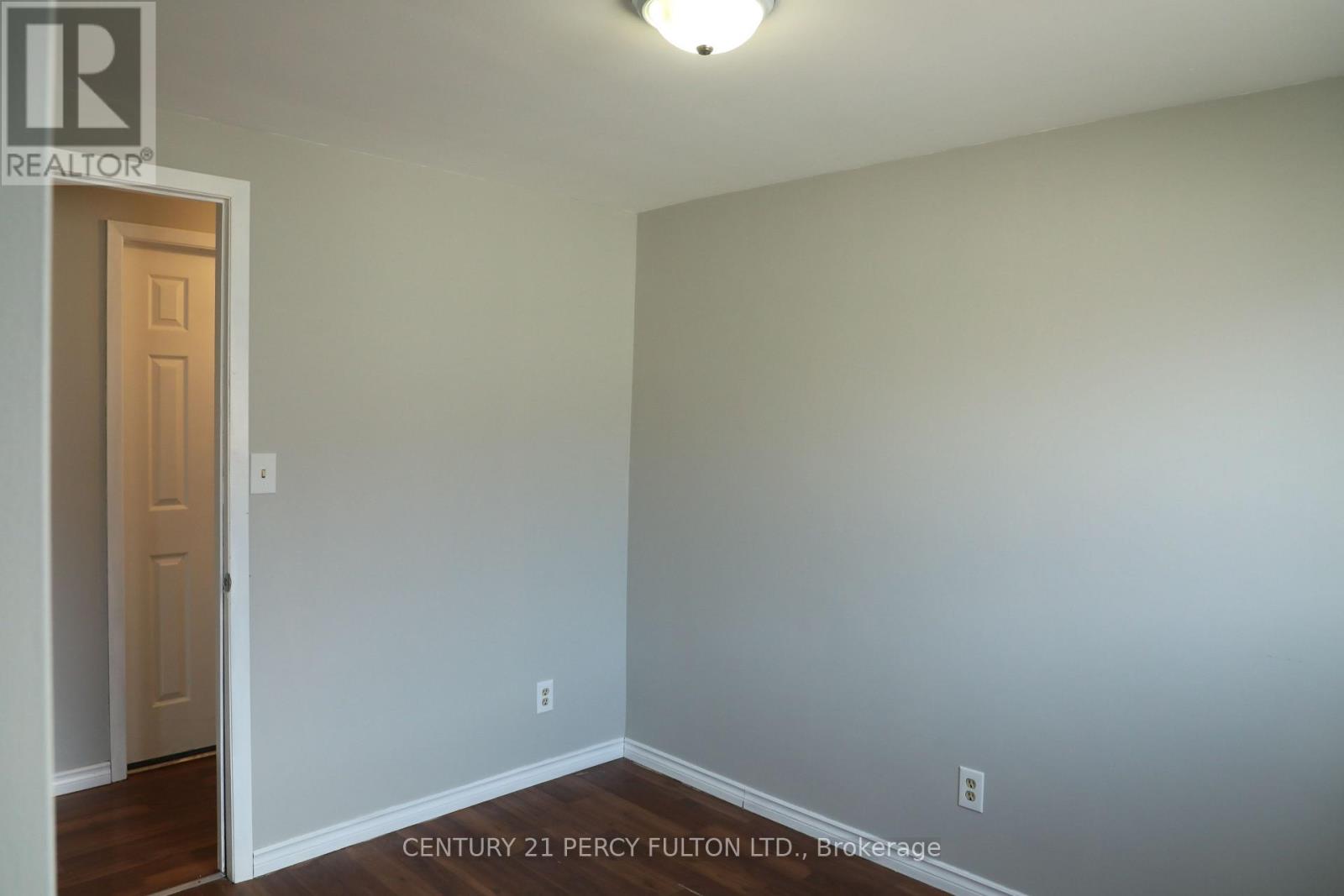 24 Flower Street, St. Catharines, Ontario  L2S 1G4 - Photo 6 - X12810026