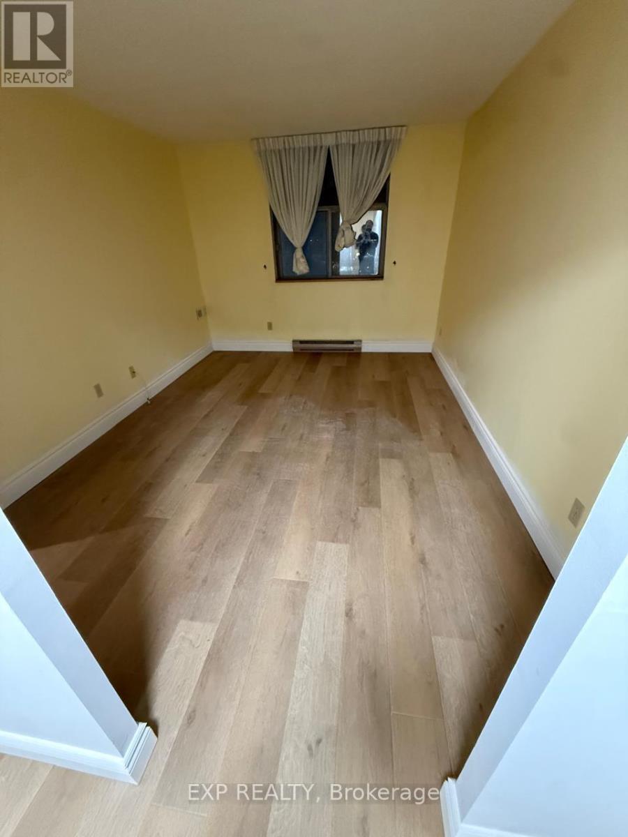 1012 - 2760 Carousel Crescent, Ottawa, Ontario  K1T 2N4 - Photo 4 - X12809194