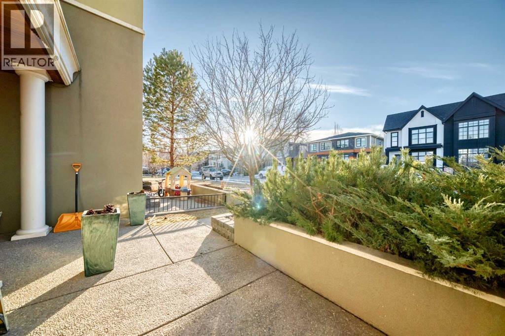 2810 25a Street Sw, Calgary, Alberta  T3E 1Z6 - Photo 4 - A2280876