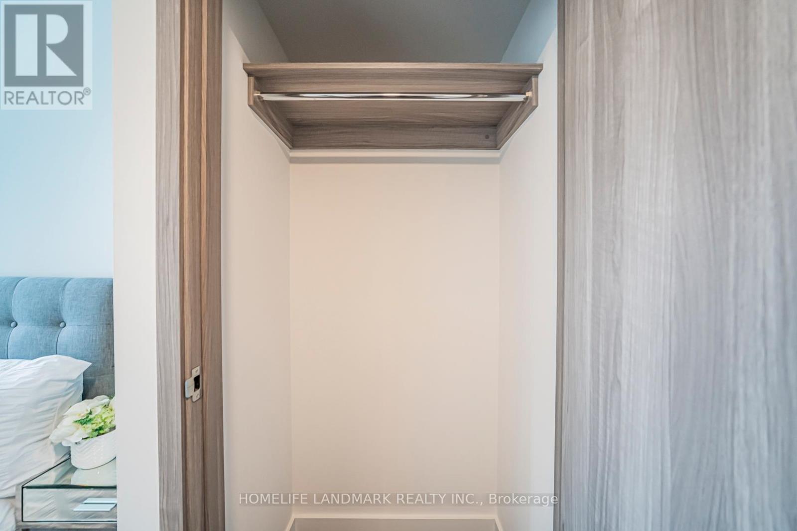 2315 - 1 Concord Cityplace Way, Toronto, Ontario  M5V 0X3 - Photo 36 - C12810060