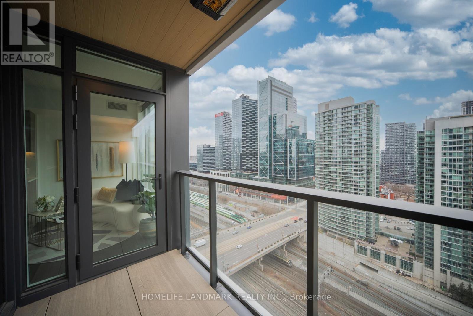 2315 - 1 Concord Cityplace Way, Toronto, Ontario  M5V 0X3 - Photo 42 - C12810060