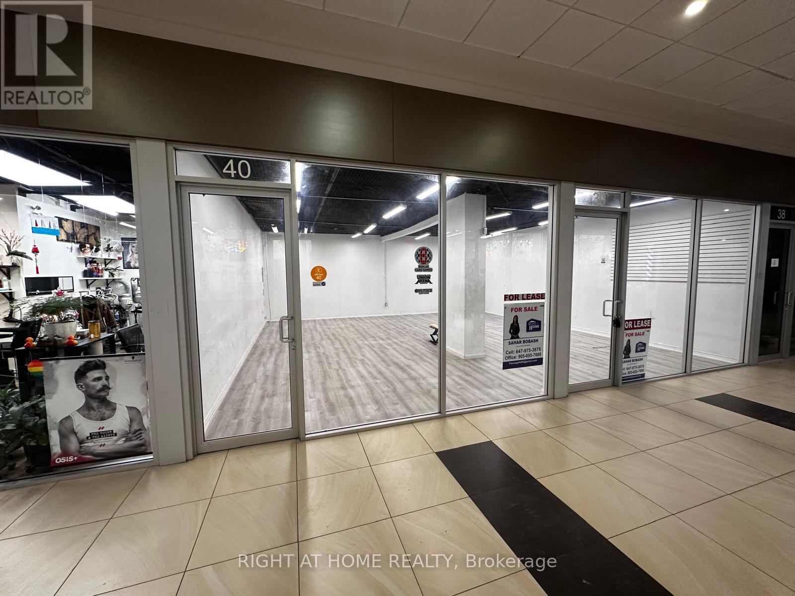 40 - 384 Yonge Street, Toronto, Ontario  M5B 1S8 - Photo 2 - C12810064