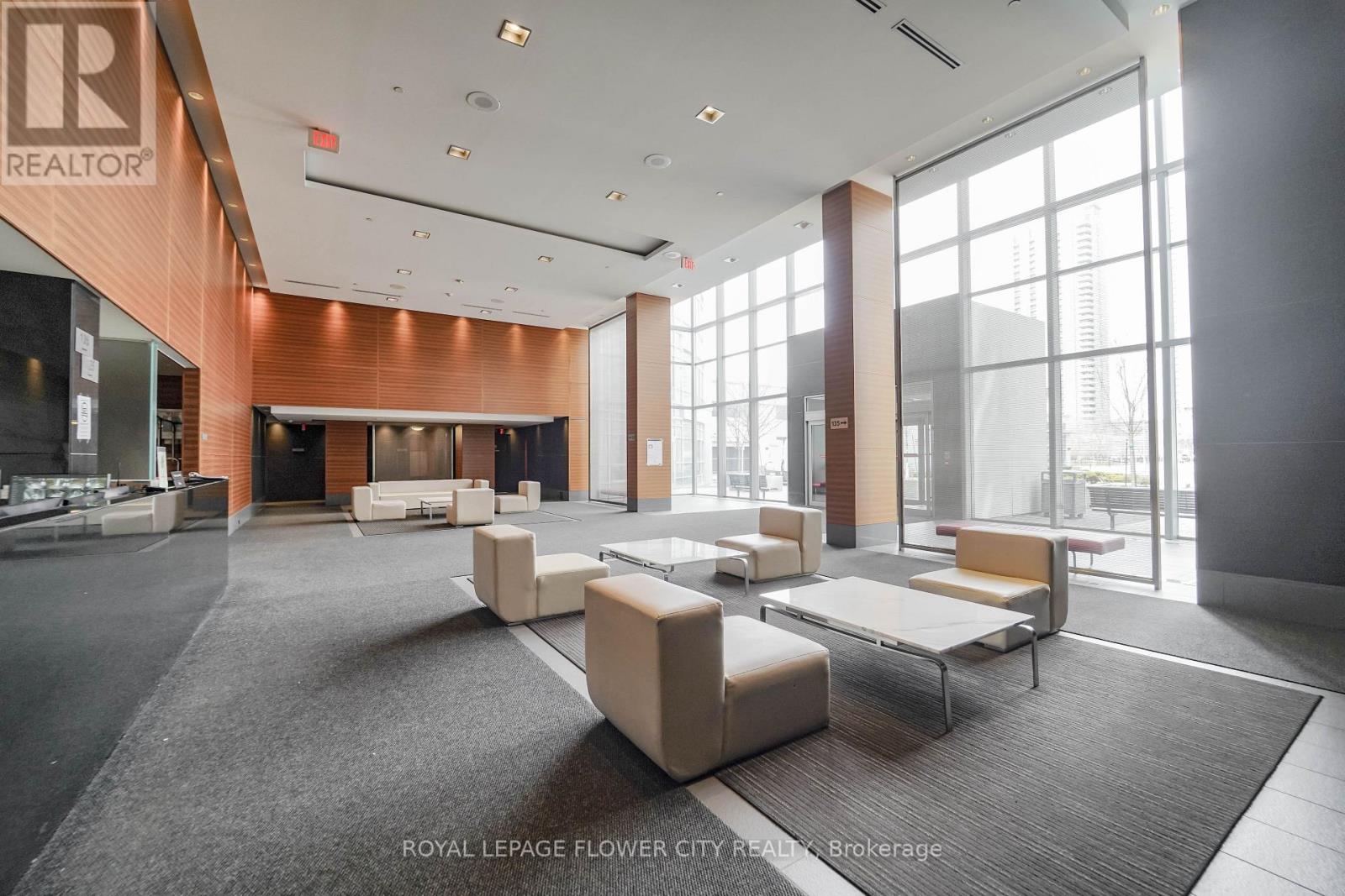 125 VILLAGE GREEN SQUARE, Toronto, Ontario