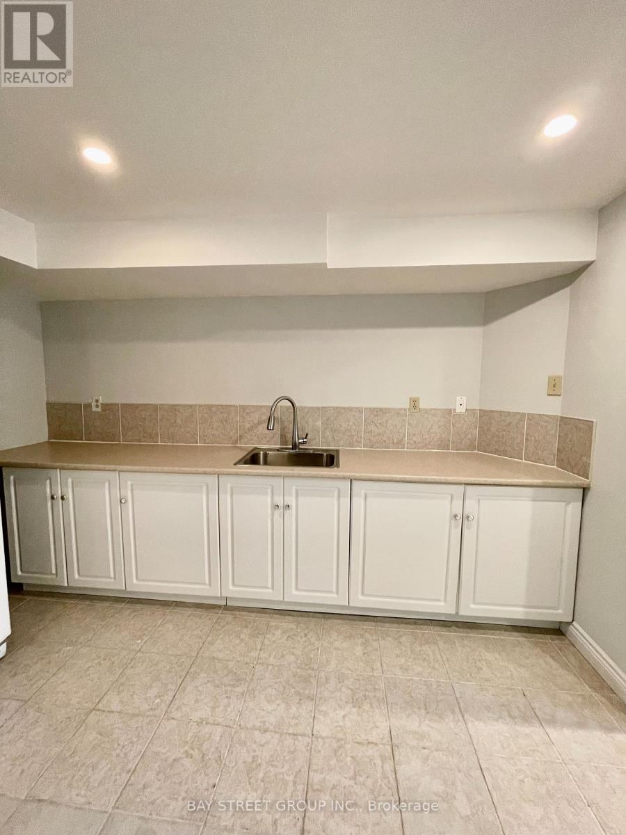 (Bsmt) - 3 Teseo Court, Richmond Hill, Ontario  L4B 3H9 - Photo 5 - N12810070