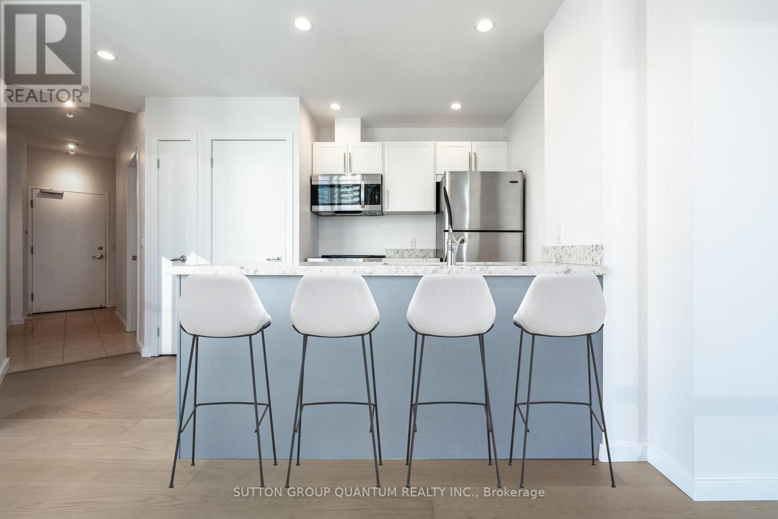 3512 - 208 Queens Quay W, Toronto, Ontario  M5J 2Y5 - Photo 5 - C12777704