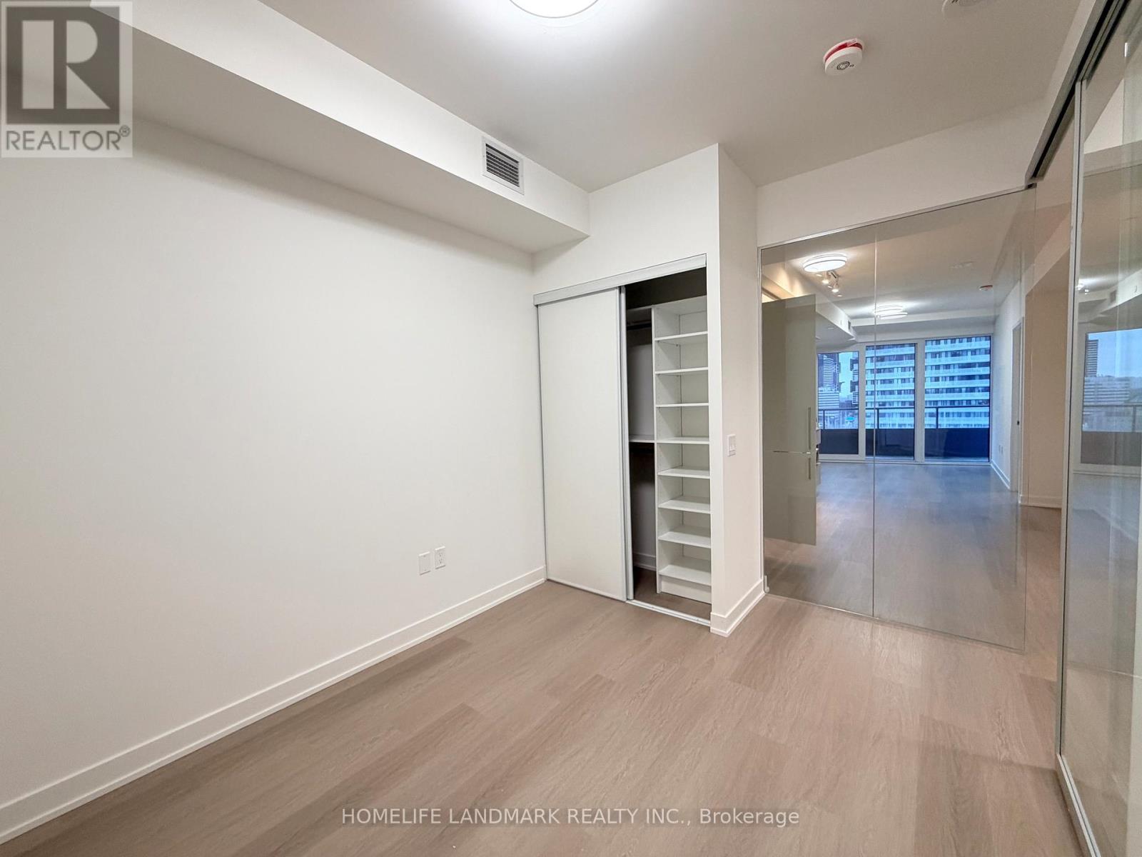 905 - 448 Burnhamthorpe Road W, Mississauga, Ontario  L5B 0R4 - Photo 16 - W12810062