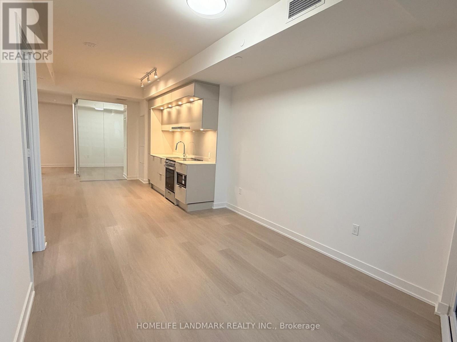 905 - 448 Burnhamthorpe Road W, Mississauga, Ontario  L5B 0R4 - Photo 8 - W12810062