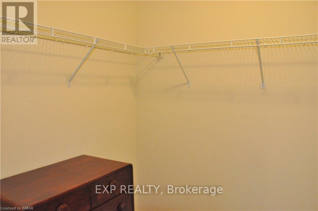 414 Bamberg Crescent, Waterloo, Ontario  N2T 0B4 - Photo 21 - X12810042