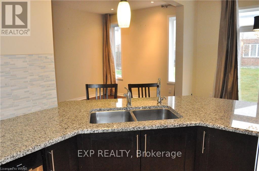 414 Bamberg Crescent, Waterloo, Ontario  N2T 0B4 - Photo 6 - X12810042
