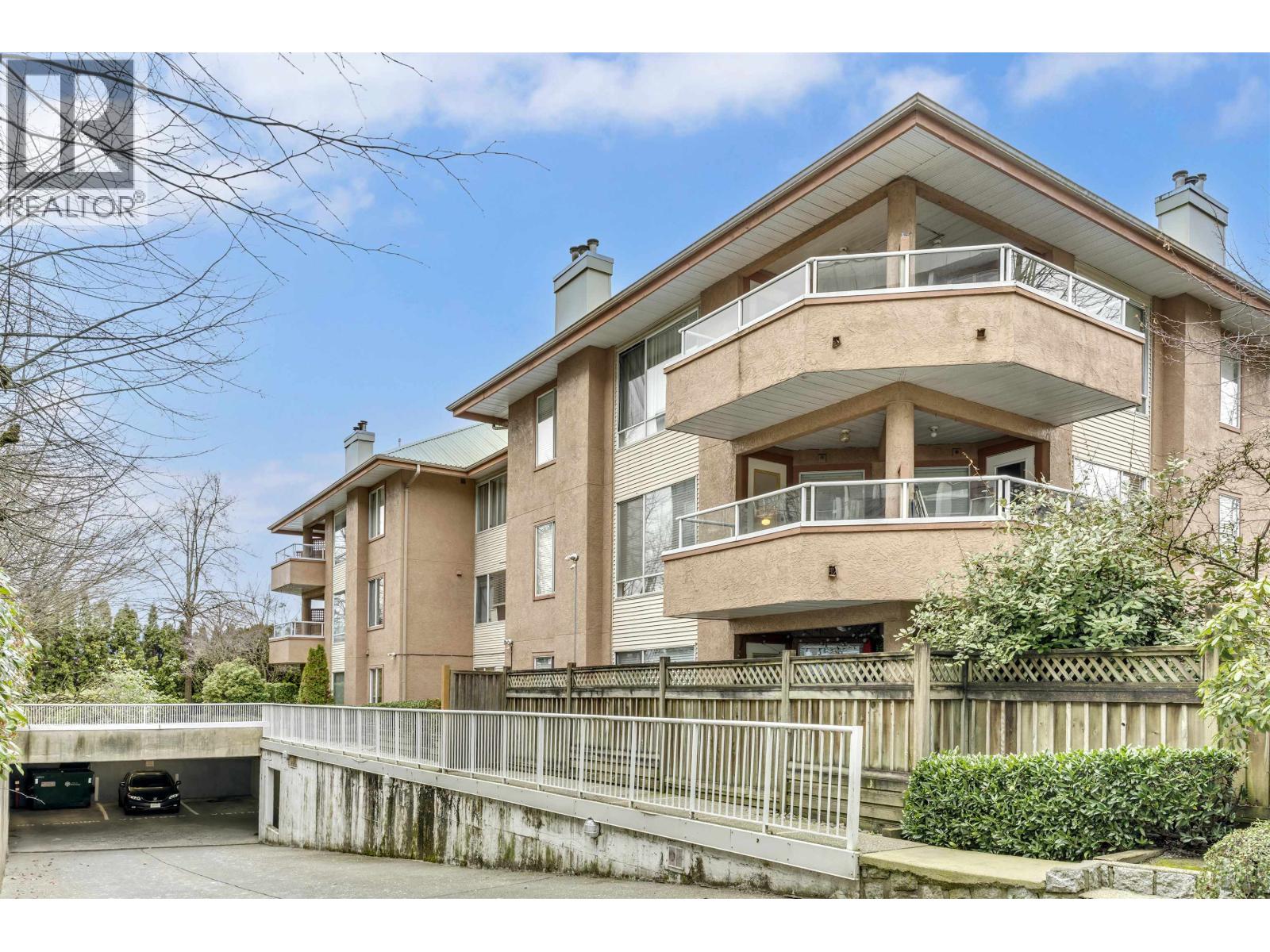 212 6939 GILLEY AVENUE, Burnaby, British Columbia