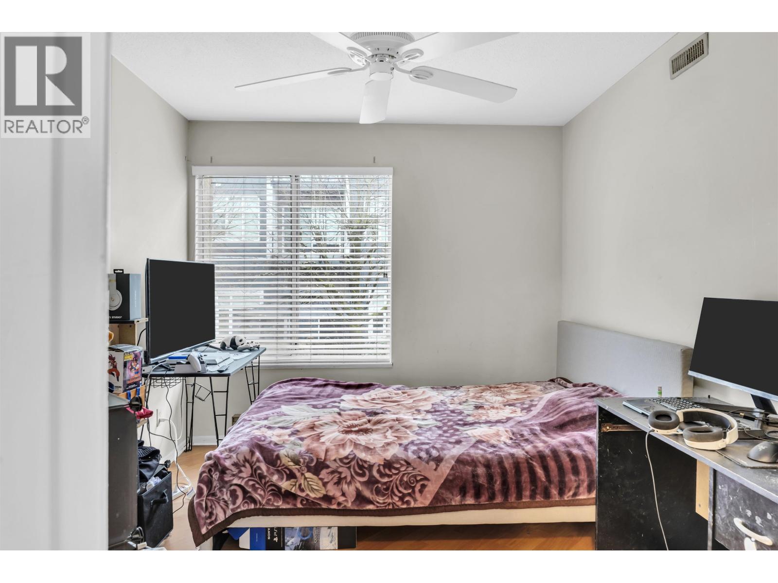 212 6939 Gilley Avenue, Burnaby, British Columbia  V5J 4W8 - Photo 10 - R3090971